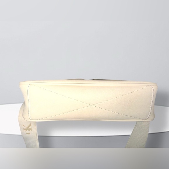 🤍Calvin Klein CK Logo Strap Flap Crossbody Bag Beige Minimalist Athleisure - Picture 9 of 9